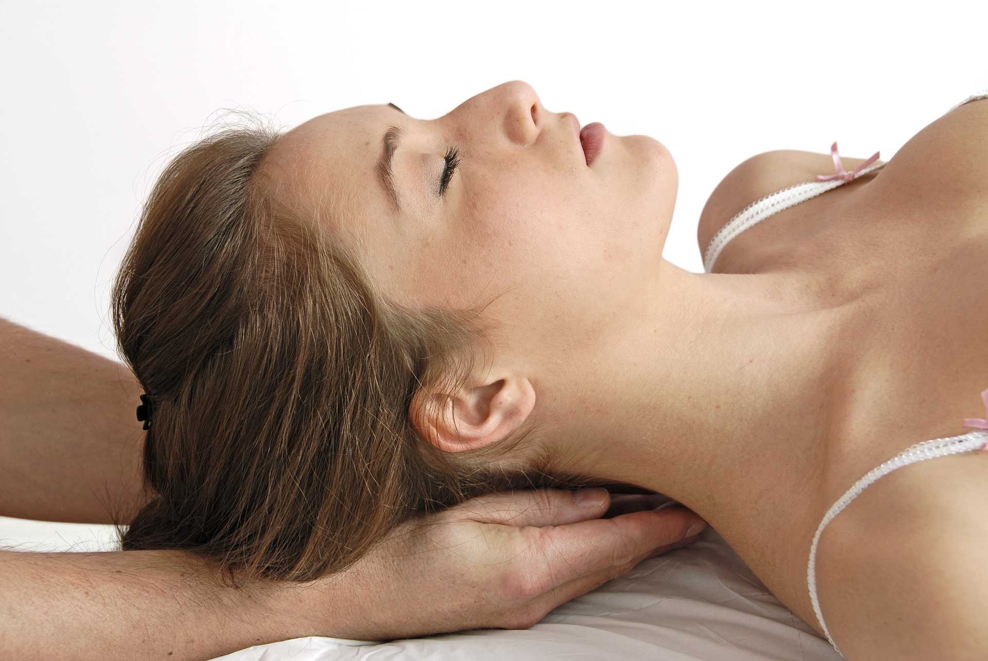 Nackenschmerzen - Massage hilft