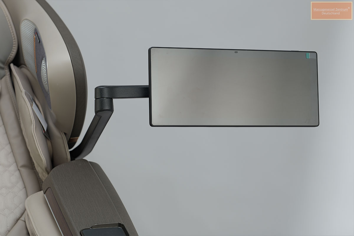 Alpha Techno-Massagesessel- AT 638 KI - Detailfoto vom großen Touchscreen Dispaly.